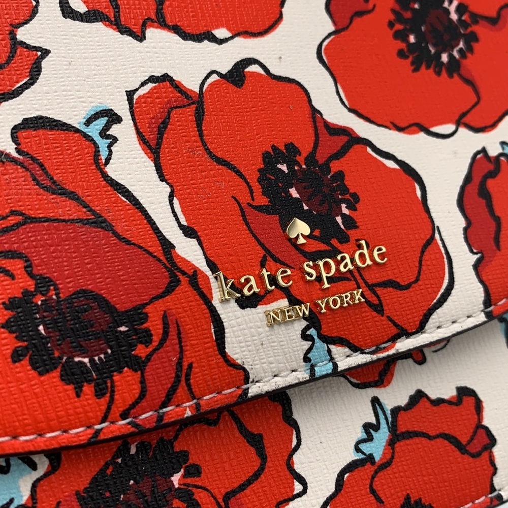 Kate Spade Kristi Poppy Printed
Flap Crossbody
Cream Multi with Light Go… - Picture 4 of 14